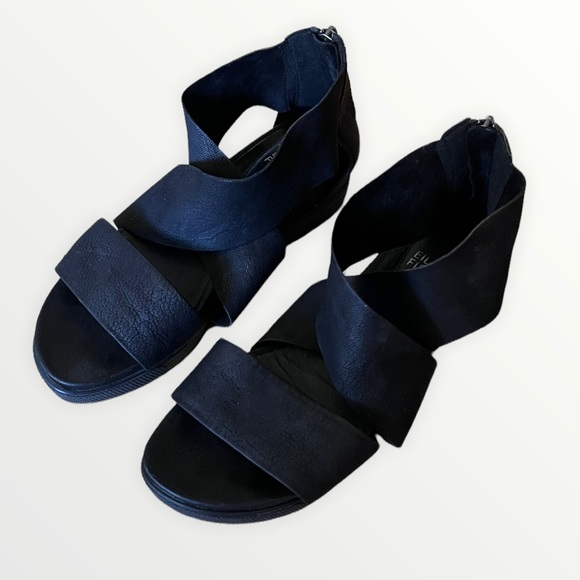 Eileen Fisher black leather sandals size 7.5 - Picture 2 of 6